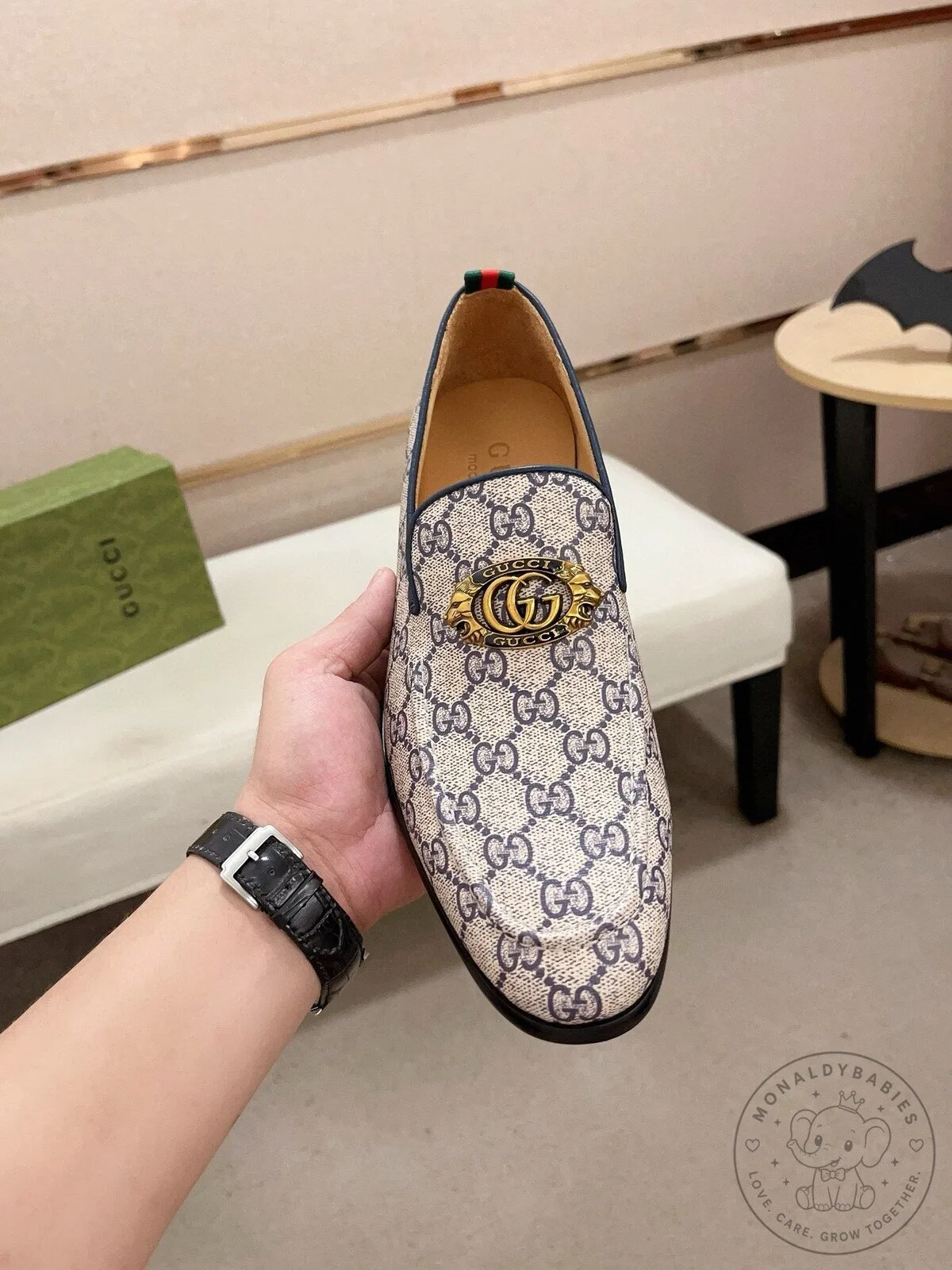 Men's Luxury Slip-On Dress Shoes - Gucci Monogram Bee Loafers 10 Men