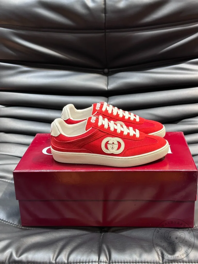 Gucci Interlocking G Red Suede Low-Top Sneakers for Men and Women